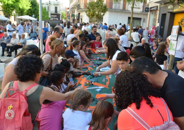 La plaça de Manuel Bertrand ‘Viu la diversitat’ de Mollerussa