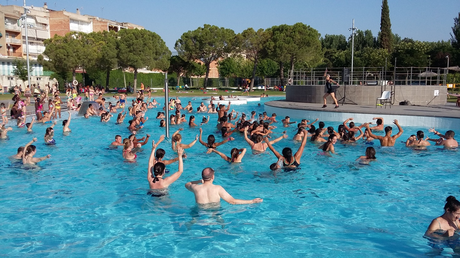 La piscina coberta obre portes pel bany lliure el dia 21 i a partir de l’1 d’octubre engega amb 74 cursets