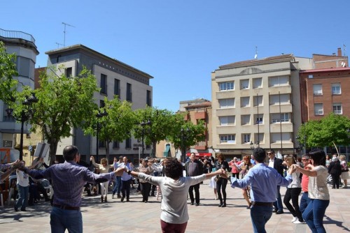 Comença la temporada sardanista a Mollerussa amb la ballada de Diumenge de Rams