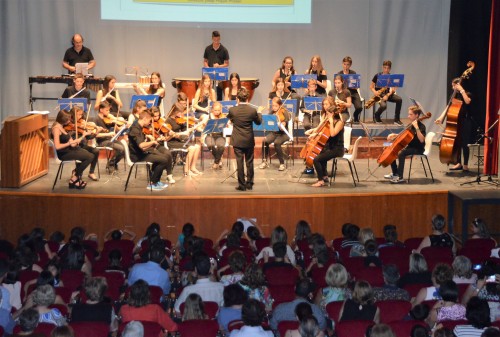 El Teatre L’Amistat acull el concert de final de curs dels alumnes de l’Escola Municipal de Música