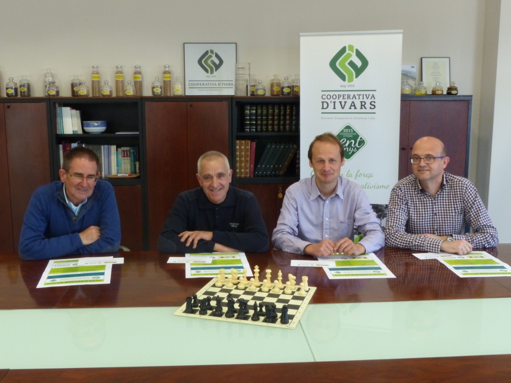 La Cooperativa d’Ivars dóna suport als escacs en l’Open del Centenari