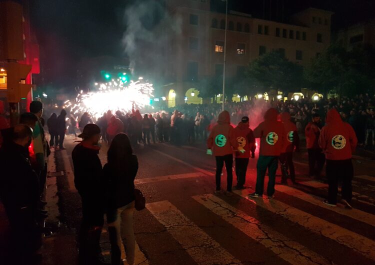 La llonganissada i l’espectacle de foc donen aquest vespre el tret de sortida a la Festa Major de Mollerussa