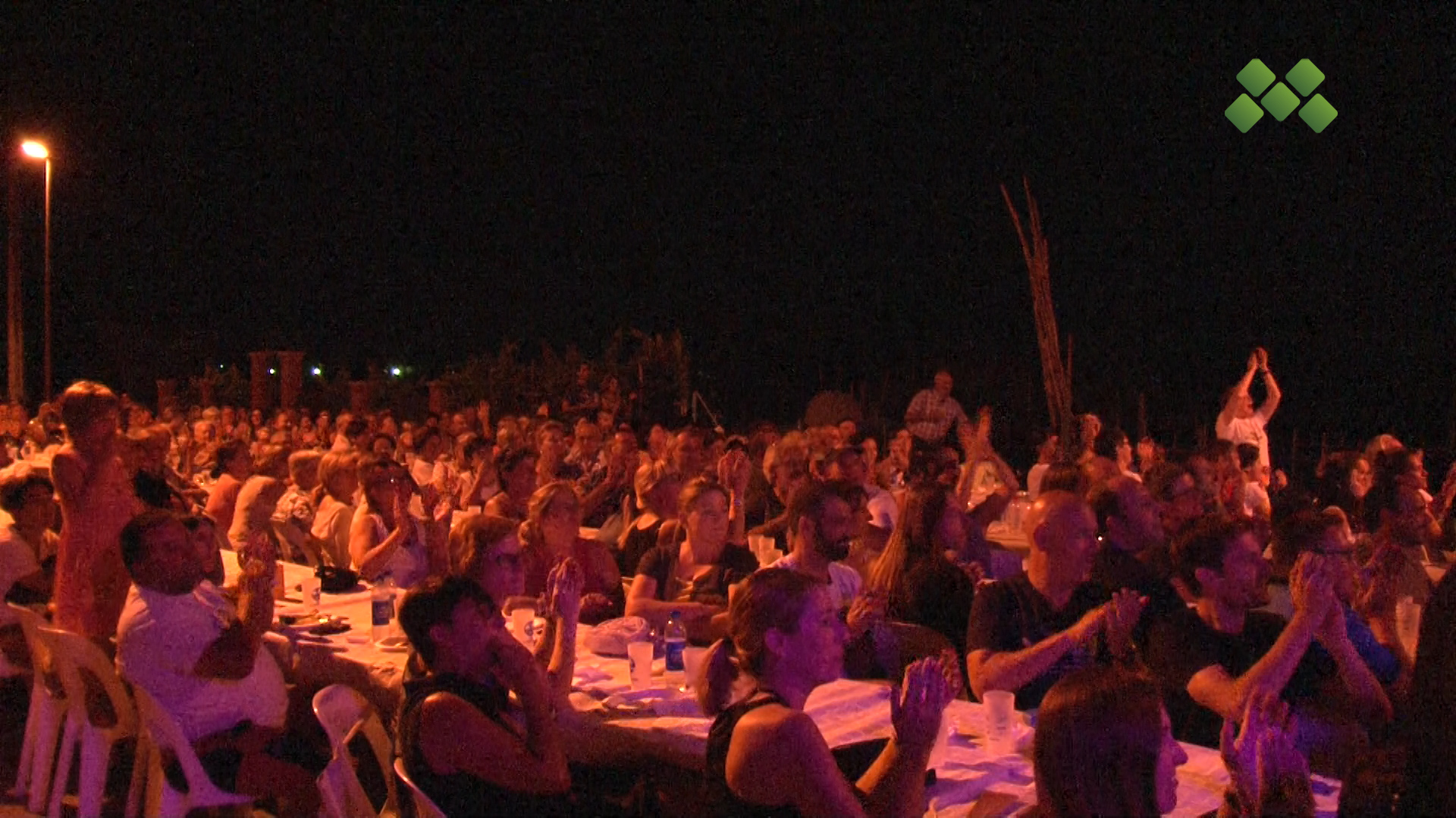 Gairebé 500 persones i 2.000 montaditos a la pre-estrena del videoclip del ‘No Surrender Festival’