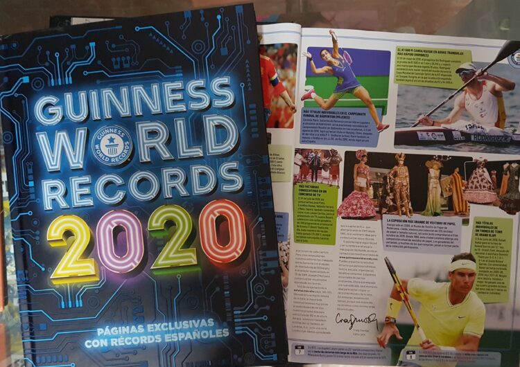 El llibre del Guinness World Records ja recull la fita d’exhibir 500 vestits de paper a Mollerussa
