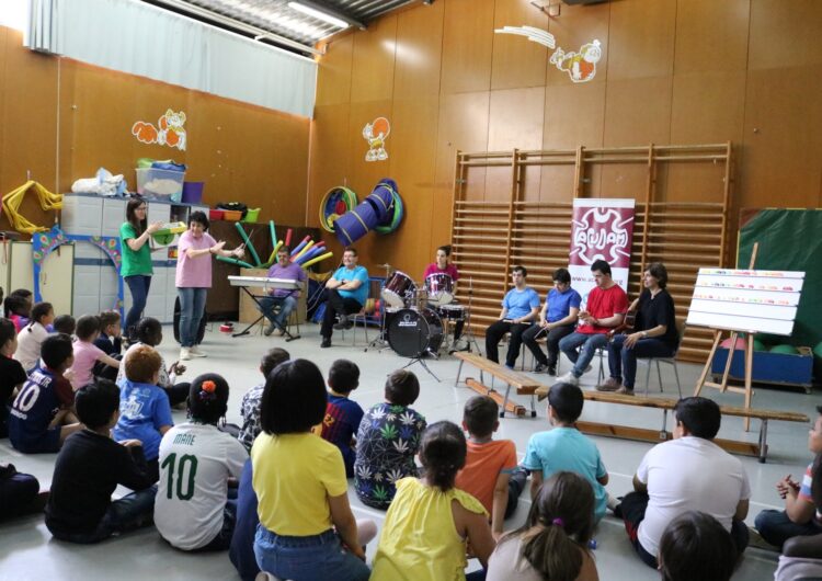 El grup musical “Equipo Ja” de l’ACUDAM actua a l’Escola Pardinyes de Lleida