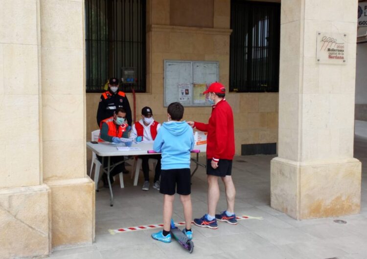 Mollerussa allarga fins demà l’entrega de mascaretes a menors de 14 anys després de repartir-ne 827