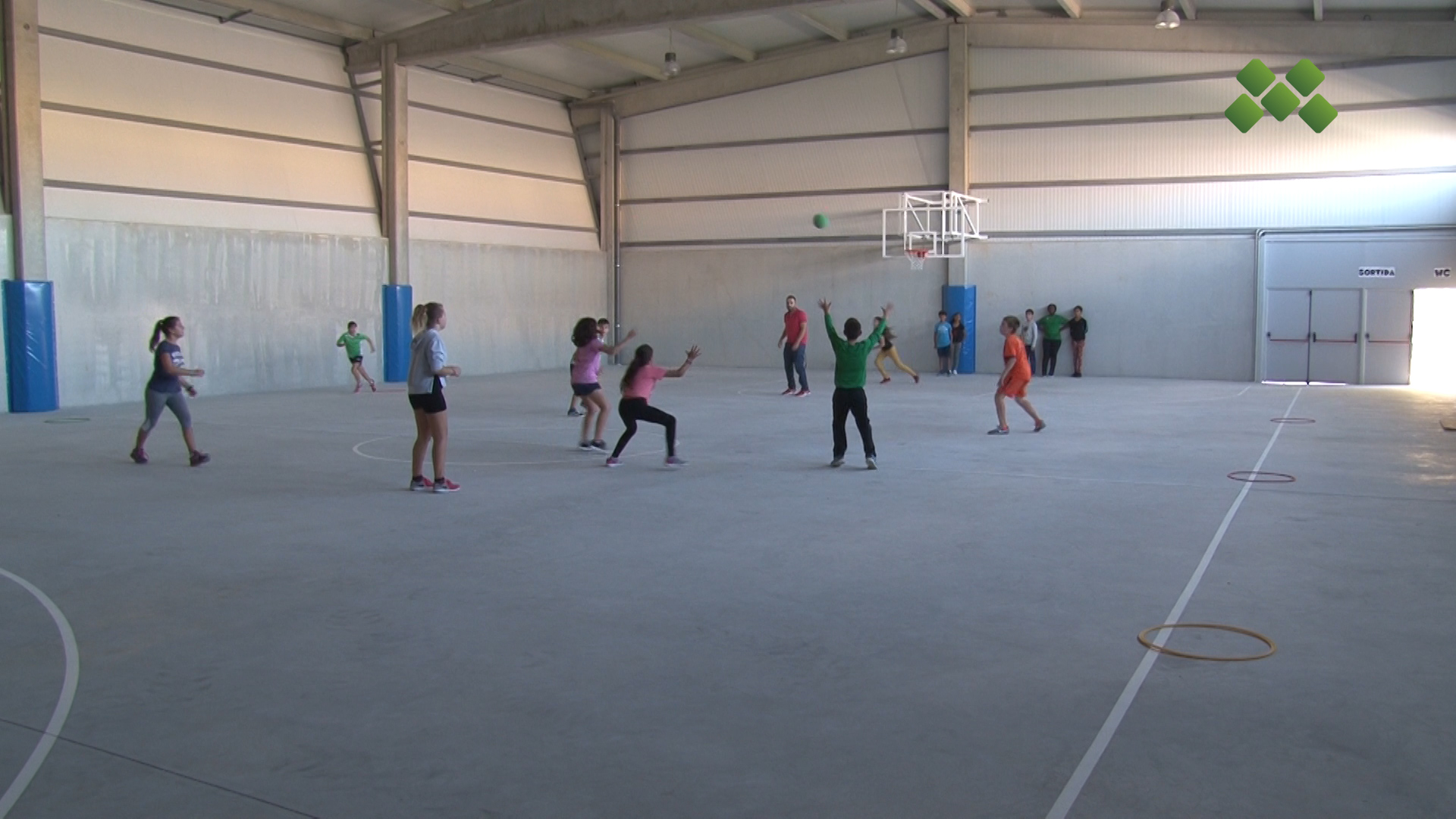 El pavelló de l’Escola Ignasi Peraire acull les primeres classes d’educació física