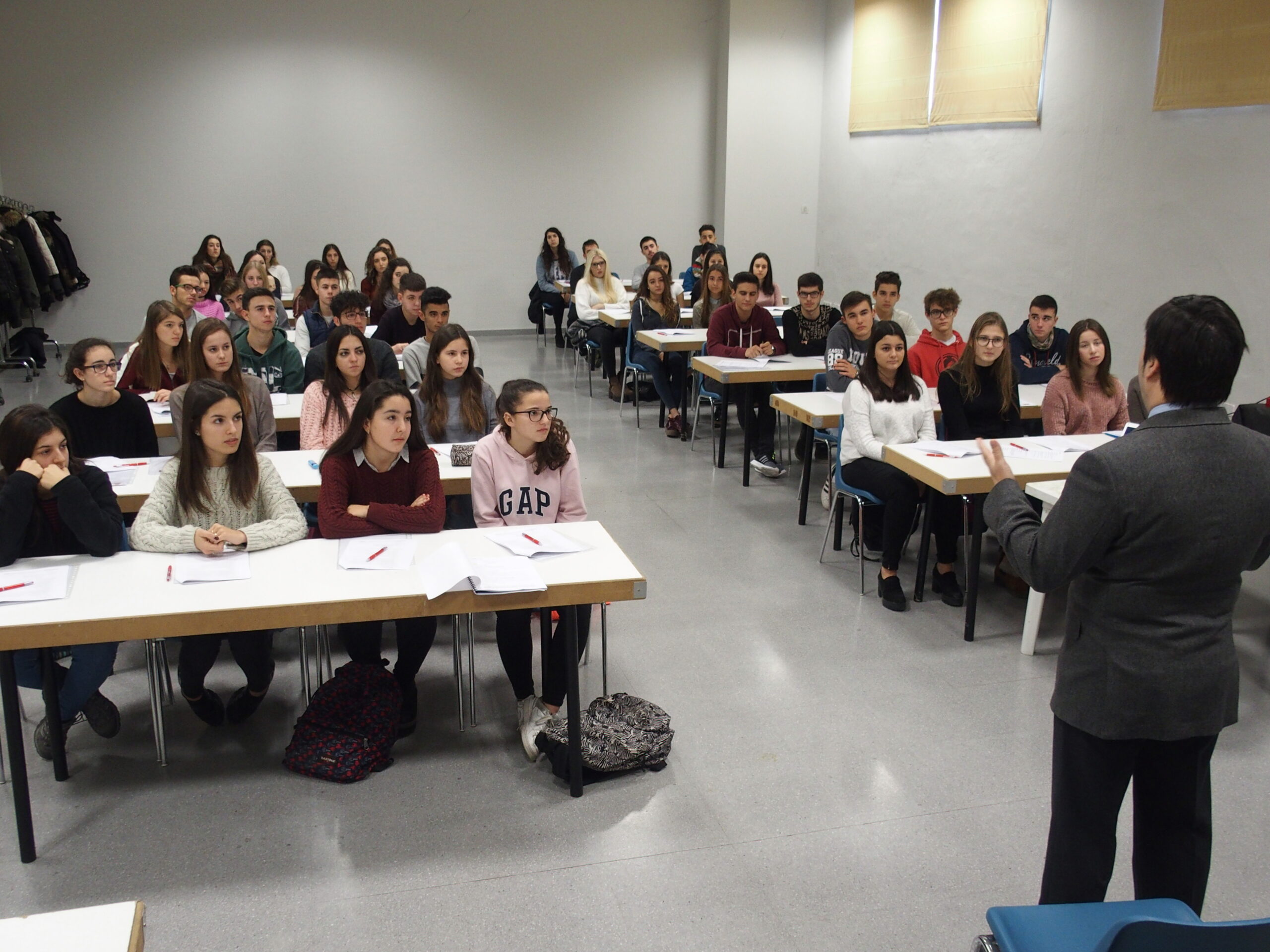 Una seixantena de joves participen al curs d’auxiliars de Fira de Mollerussa