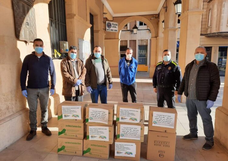La comunitat musulmana de Mollerussa entrega 1.300 mascaretes als cossos de seguretat