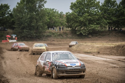 El 25è Campionat d’Espanya i Catalunya d’Autocros, disputat a Mollerussa, resisteix la pluja