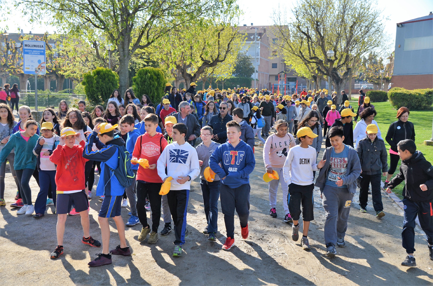 Més de 400 persones participen en la caminada saludable d’adhesió al Dia Mundial de l’Activitat Física