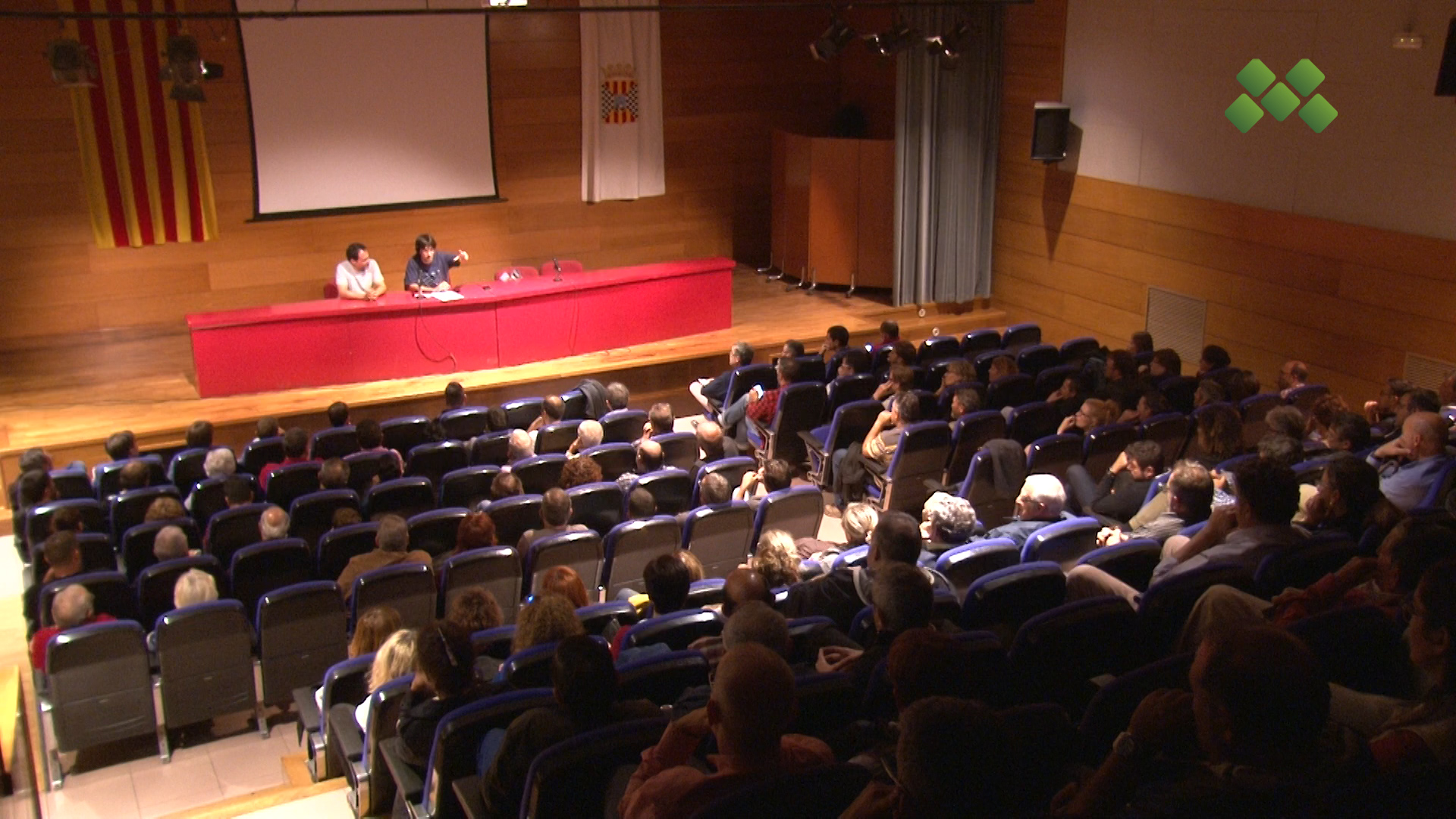 L’assemblea constituent del Comitè de Defensa de la República del Pla d’Urgell aplega unes 200 persones