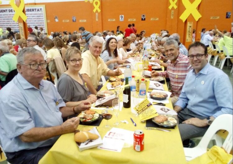 Unes 400 persones participen al Dinar Groc Solidari organitzat per l’ANC del Pla d’Urgell
