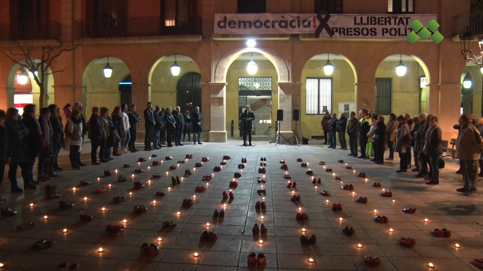 ‘Sabates vermelles’ a Mollerussa en homenatge a les víctimes i en denúncia de la violència de gènere