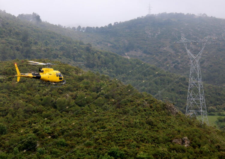 Drons, helicòpters i làser, tecnologia essencial per evitar incendis a les línies forestals