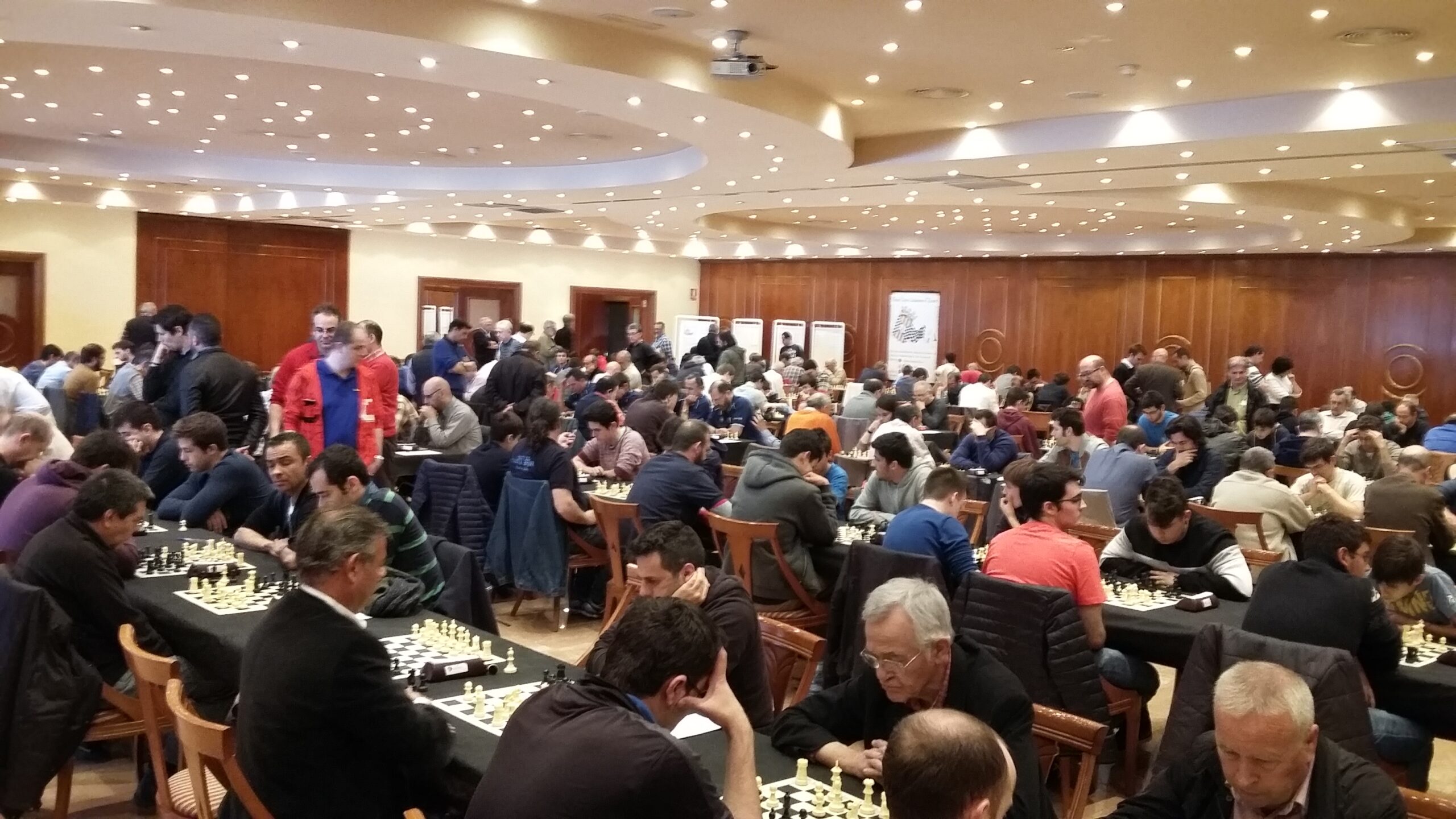 L’Escola d’Escacs de Barcelona revalida el títol de Copa Catalana, disputat al Restaurant Resquitx