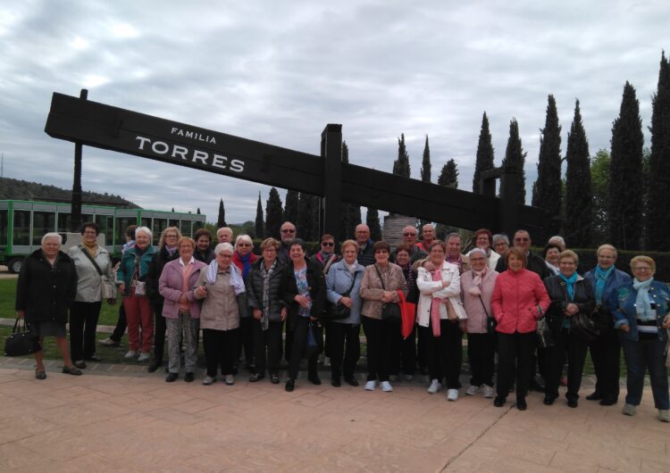 Una trentena d’usuaris del Casal d’Avis, d’excursió al  Museu del Ferrocarril de Vilanova i la Geltrú