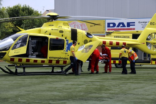 Evacuen a l’Hospital de Sant Pau un nen de 7 anys que ha estat a punt d’ofegar-se a la piscina municipal de Mollerussa