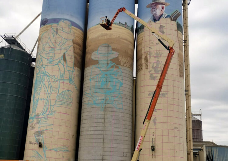 La fàbrica de pinsos de Torregrossa de la Cooperativa d’Ivars lluirà una de les obres d’art rural més grans de Catalunya