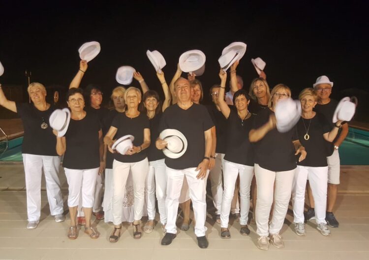 El grup de ball en línia de Vila-sana celebra la seva tradicional trobada