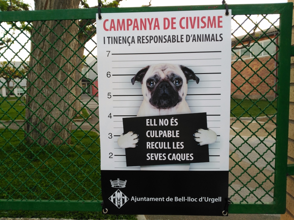 Campanya de civisme a Bell-lloc d’Urgell per a què els propietaris de gossos recullin els seus excrements