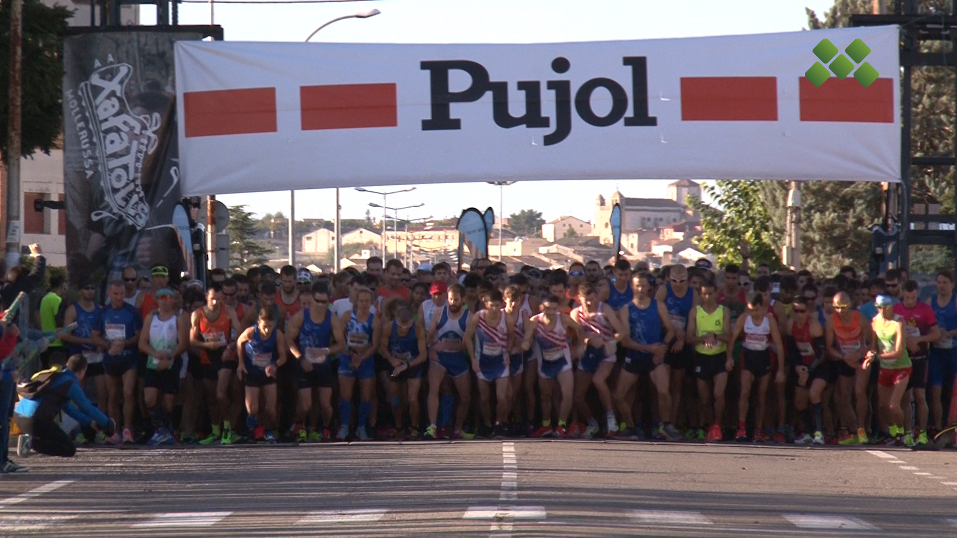 La Plaça de l’Ajuntament de Mollerussa plena en els diferents actes per la Marató de TV3 i Catalunya Ràdio