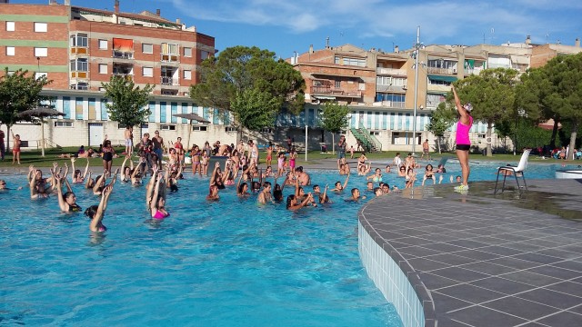 El consistori torna a fer una enquesta d’opinió als usuaris de les piscines per millorar el servei