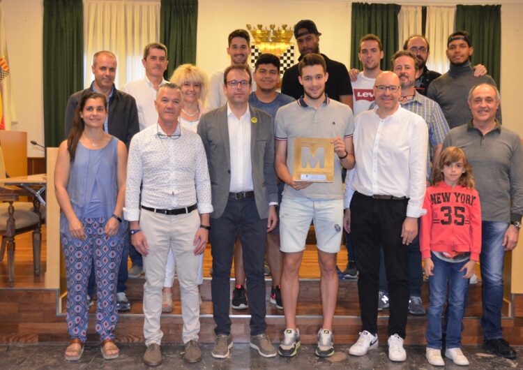 L’Ajuntament de Mollerussa rep l’equip sènior masculí del CB Mollerussa després de pujar a Primera Catalana