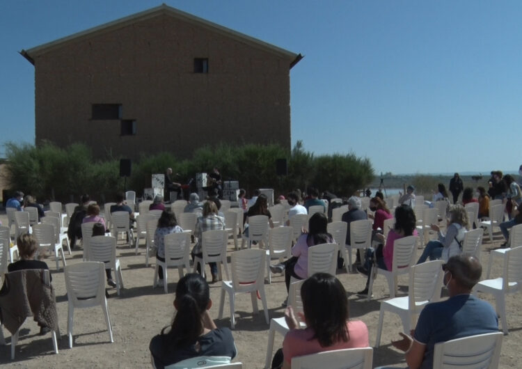 L’Estany celebra el seu dia a ritme de Jarabe de Palo i amb 50 nous arbres fruiters