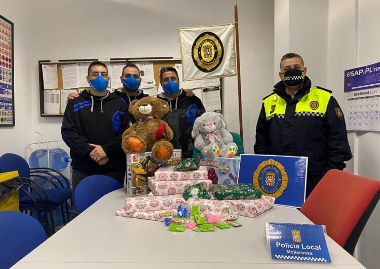 La Policia Local col·labora amb la recollida de joguines per regalar als infants afectats per l’erupció del volcà a Palma