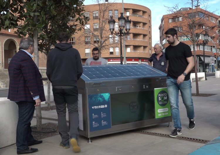 Mollerussa inicia una prova pilot amb 5 papereres de reciclatge interactives alimentades amb energia solar