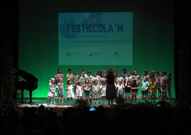 Uns 200 alumnes i professors de l’Escola Municipal de Música de Mollerussa ofereixen el concert de final de curs