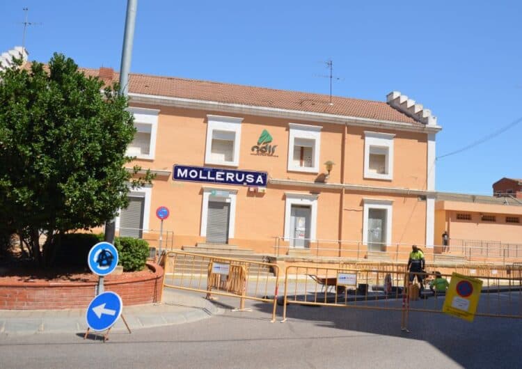 Segueixen les obres de renovació del clavegueram de la plaça de l’Estació un cop acabades al carrer d’Urgell