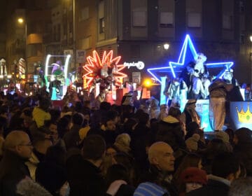 Els Reis d’Orient omplen de màgia els carrers de Mollerussa