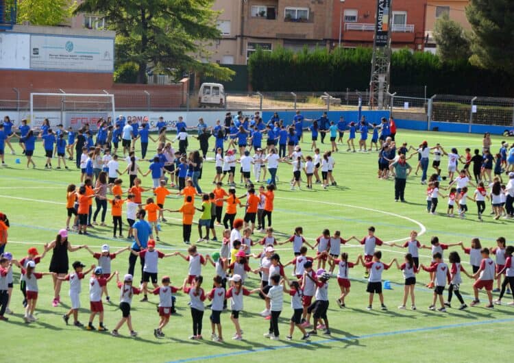 El Camp d’Esports reuneix 700 sardanistes de 14 centres escolars participants al projecte ‘Saltem i Ballem’