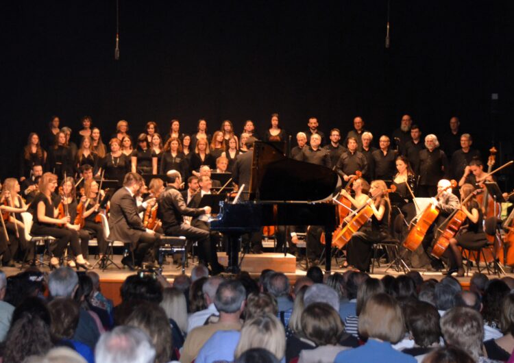 El Teatre L’Amistat clou el centenari amb l’estrena de l’Oda a L’Amistat a càrrec de l’Orquestra Julià Carbonell
