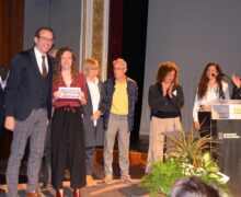 El Teatre L’Amistat acull la presentació de ‘L’hora del salmó’ d’Emma Mussoll, guanyadora del 36è Premi de Novel·la Breu