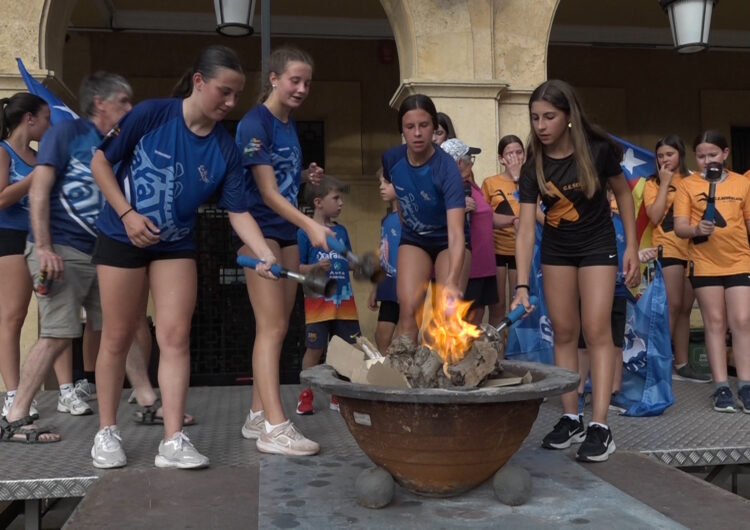 La Flama del Canigó encén la revetlla de Sant Joan a Mollerussa