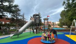 El Palau d’Anglesola estrena parc infantil a la plaça de la Generalitat